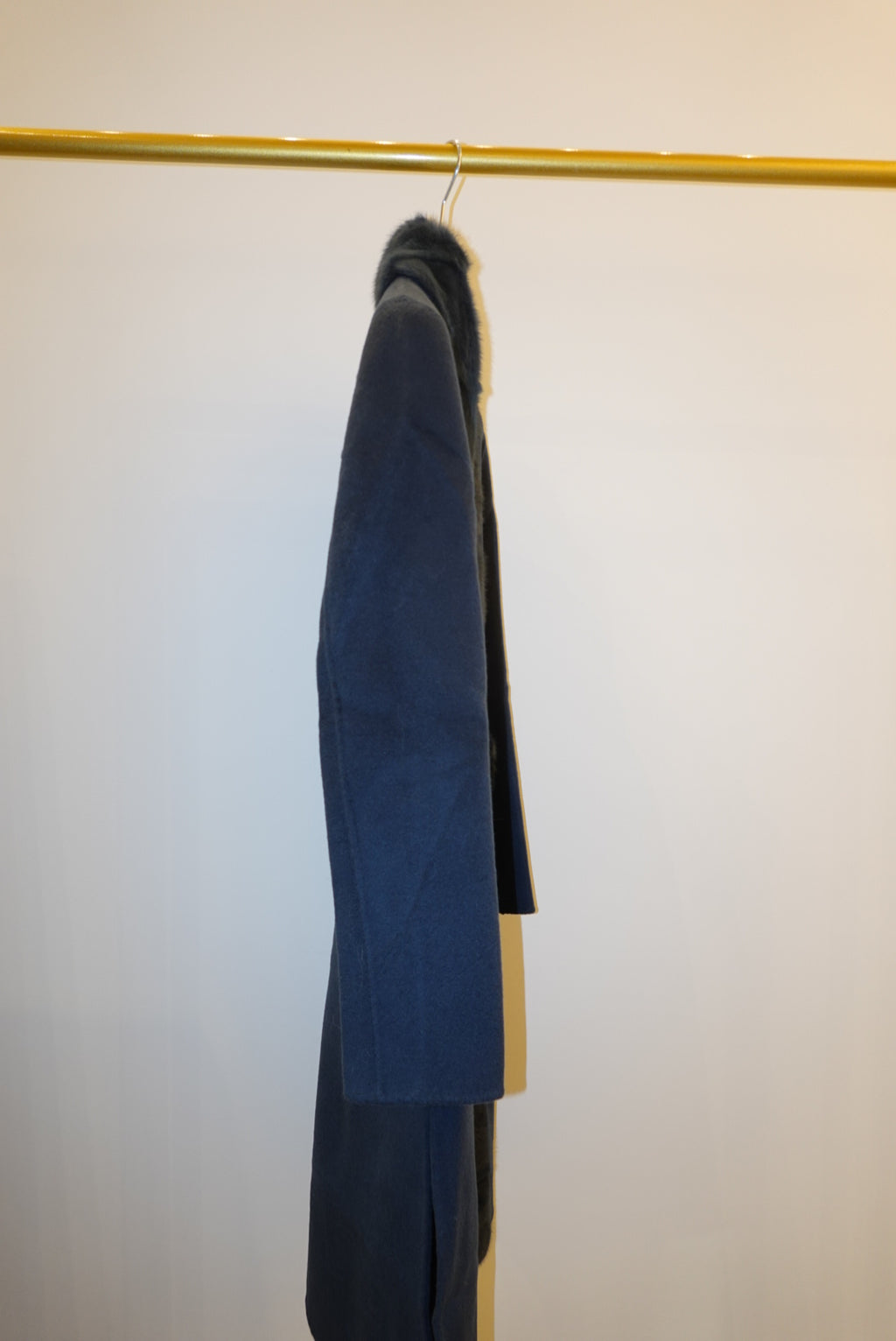 Beige cashmere coat with mink fur