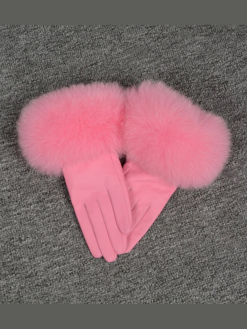 Gants en cuir colorés avec des accents de fourrure